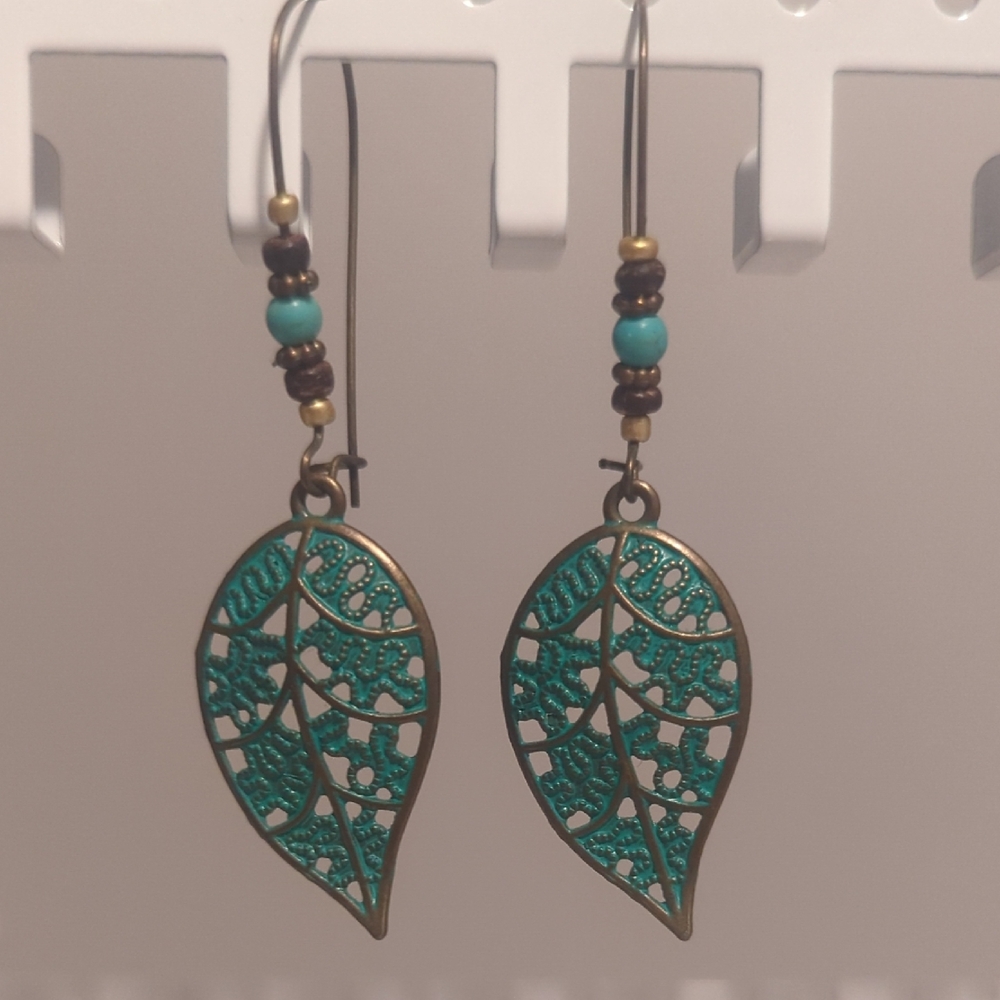Source‎ Unknown Green and Gold Leaf Earrings
